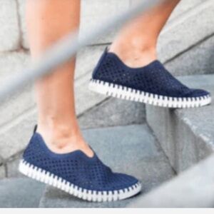 Ilse Jacobsen Blue Suede Tulip Slip On Flats Laser Cut Pattern Women's Sz EU 38